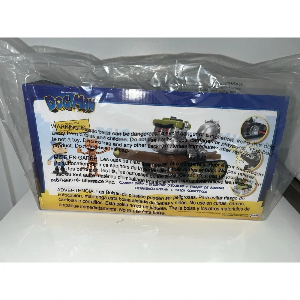(b32/13)AKKS Dog Man Squirrel Tank Shooter Vehicle Playset with Petey &Dog Man